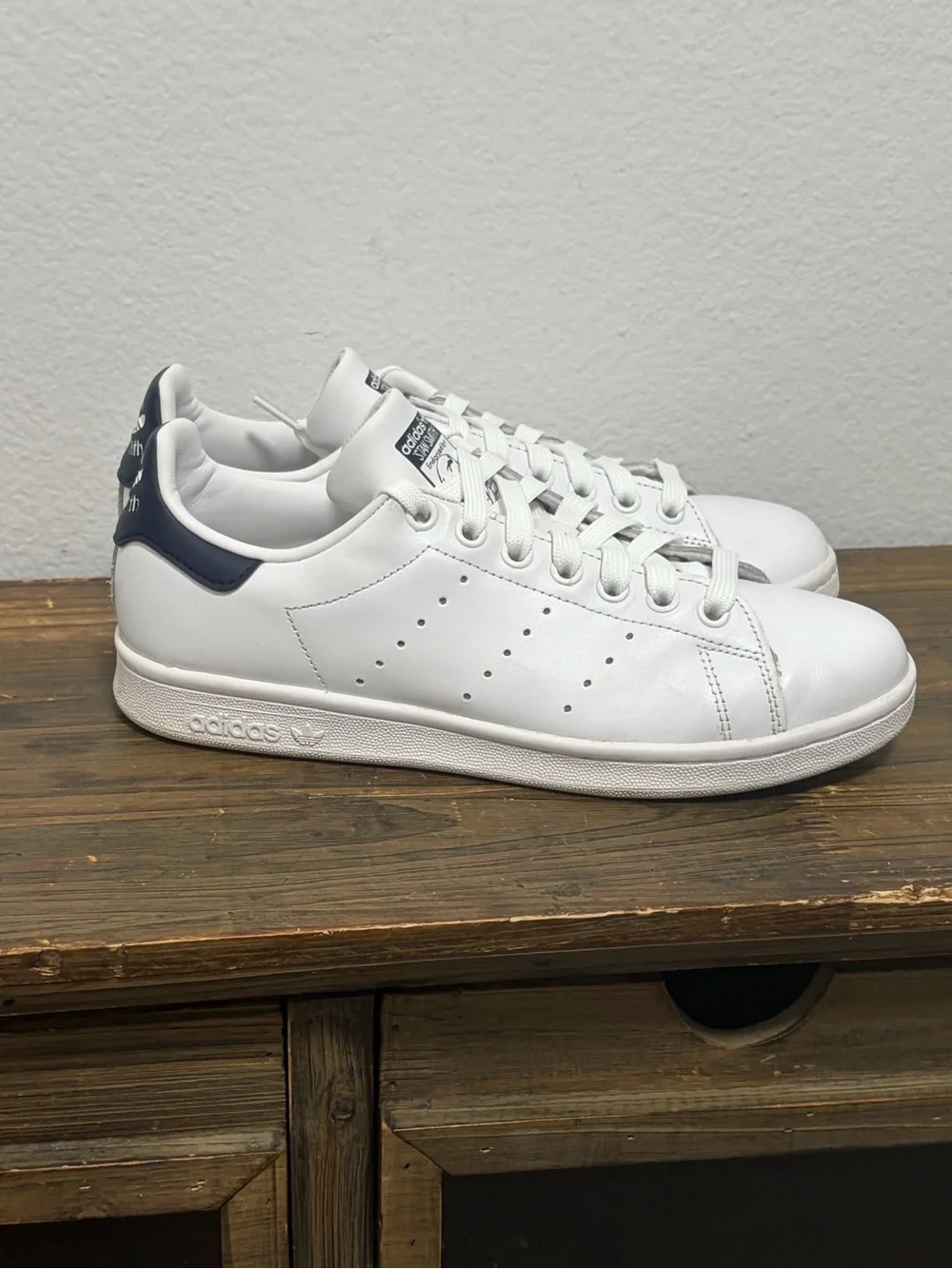 Adidas Stan Smith White & Navy Blue Unisex Tennis Shoes Sneakers - Size 7